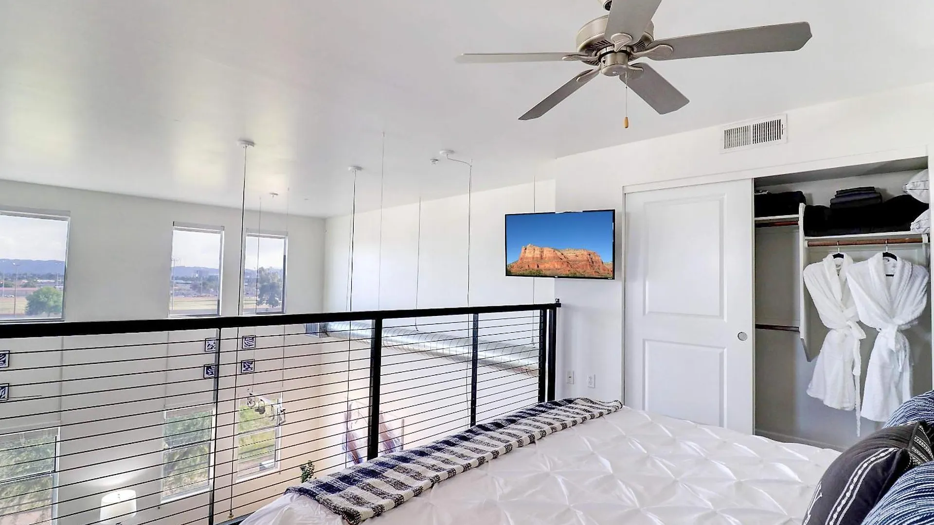 2 Story Loft With Mountain & City Views-King Bed & Parking 4011 Phoenix Holiday home