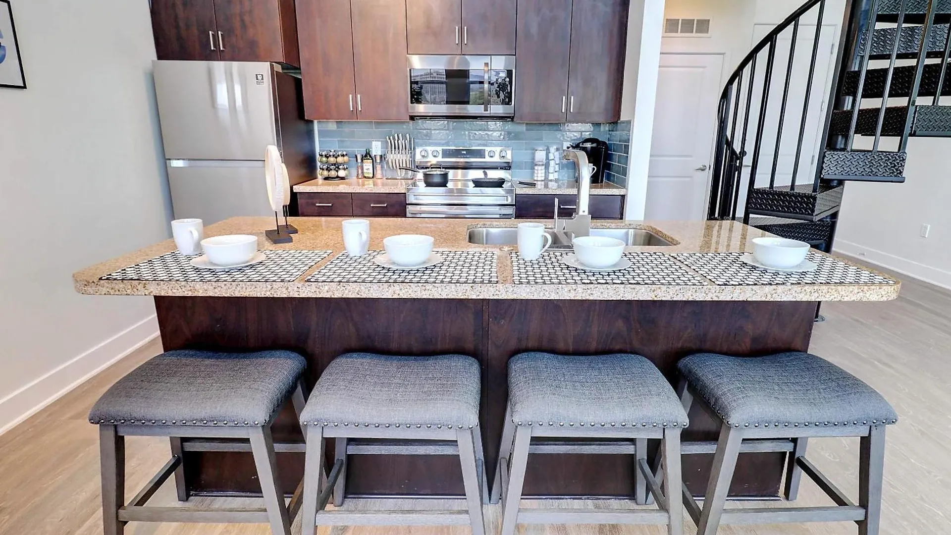 2 Story Loft With Mountain & City Views-King Bed & Parking 4011 Phoenix 0*,  United States